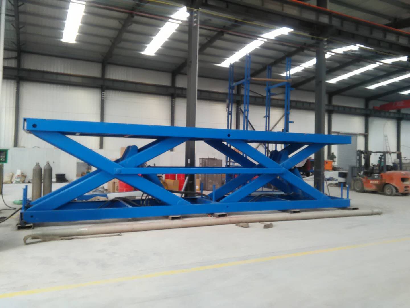 鑫斯特莱 固定剪叉升降平台 10吨定制升降机 厂房货物提升机