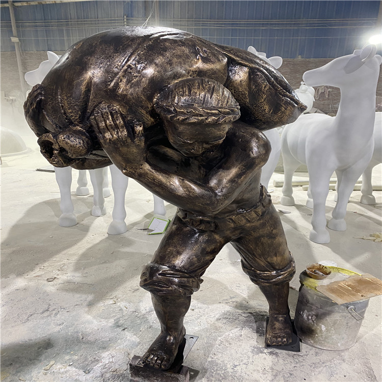 佛山玻璃钢工艺品玻璃钢搬运工人物雕塑广场公园雕塑