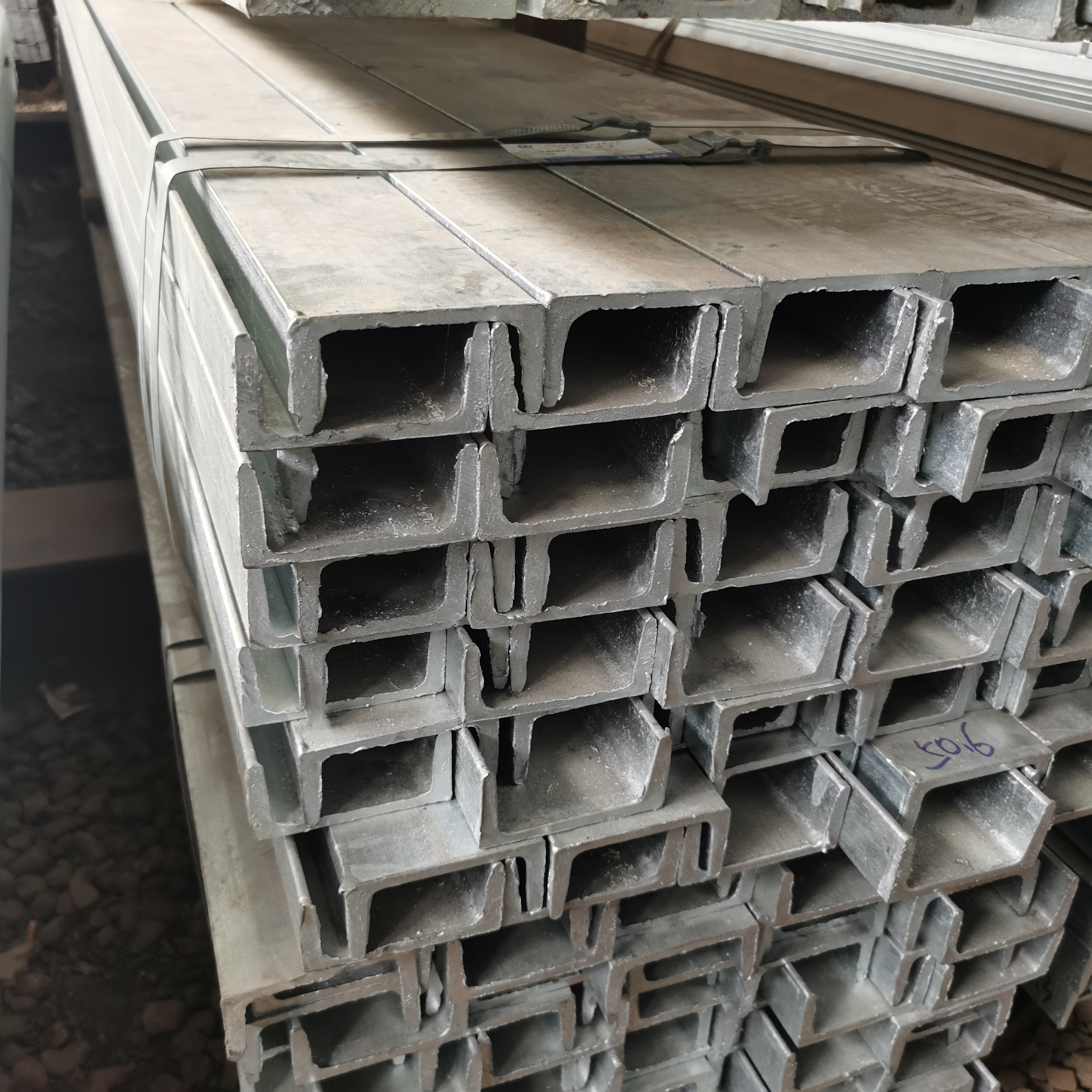 定做幕墙用镀锌槽钢 轻型冷弯卷边镀锌槽钢生产厂 乾朗钢铁 柳州工程