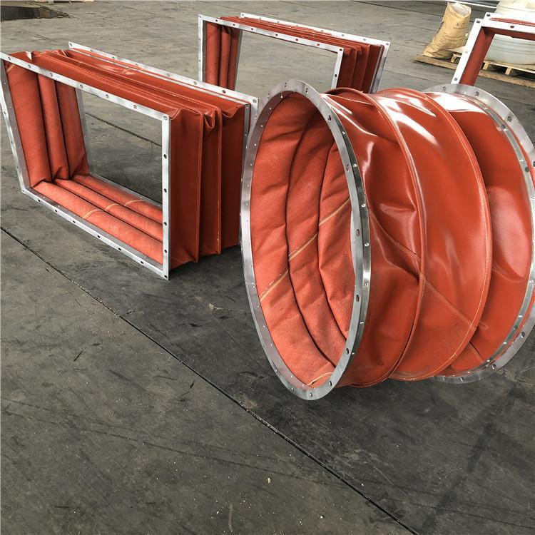 将pvc框架缝制并固定在每个折痕上,以加固和固定防护罩.