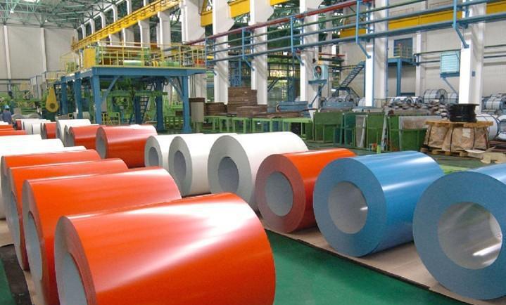 想要判别彩涂钢板质量好坏,首先要看各组成部分的漆膜情况,彩涂钢板由