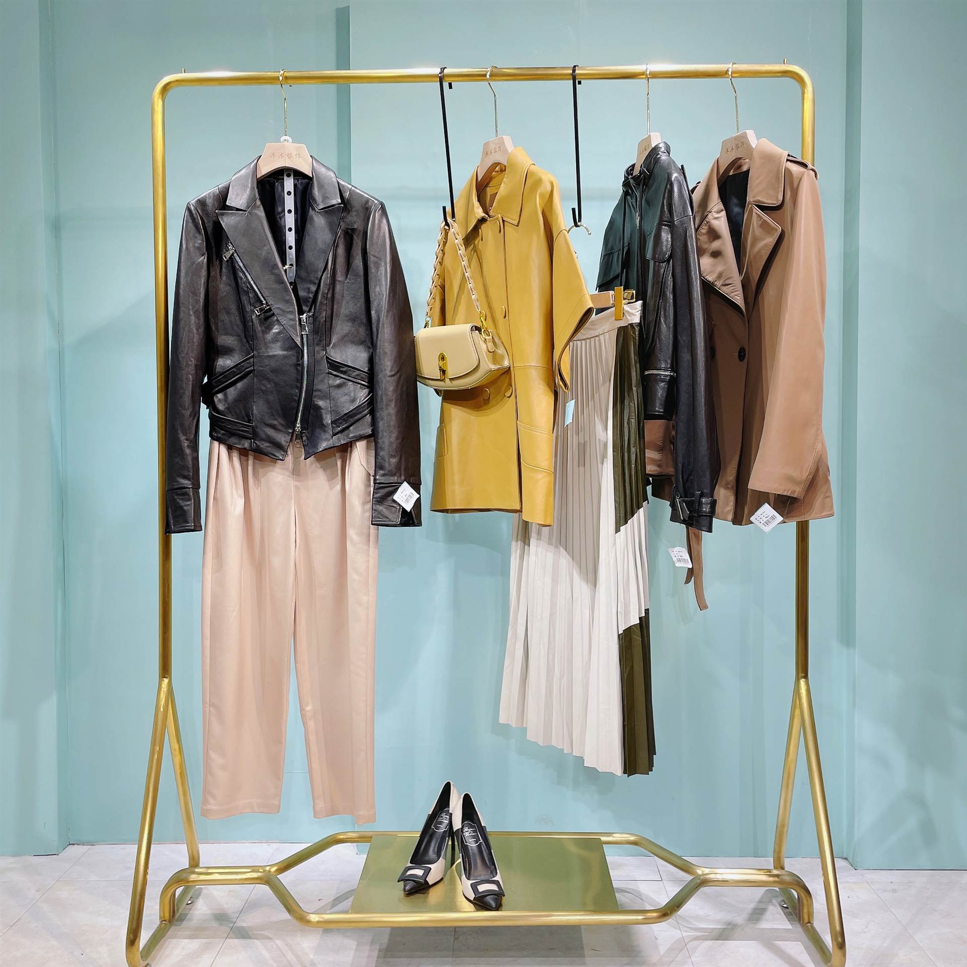 服装货源网唯弋品牌女装折扣女装加盟品牌撤柜清仓货源之家