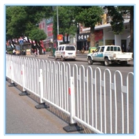 泽润  道路隔离市政道路U型镀锌 京式护栏0.8米高3米长
