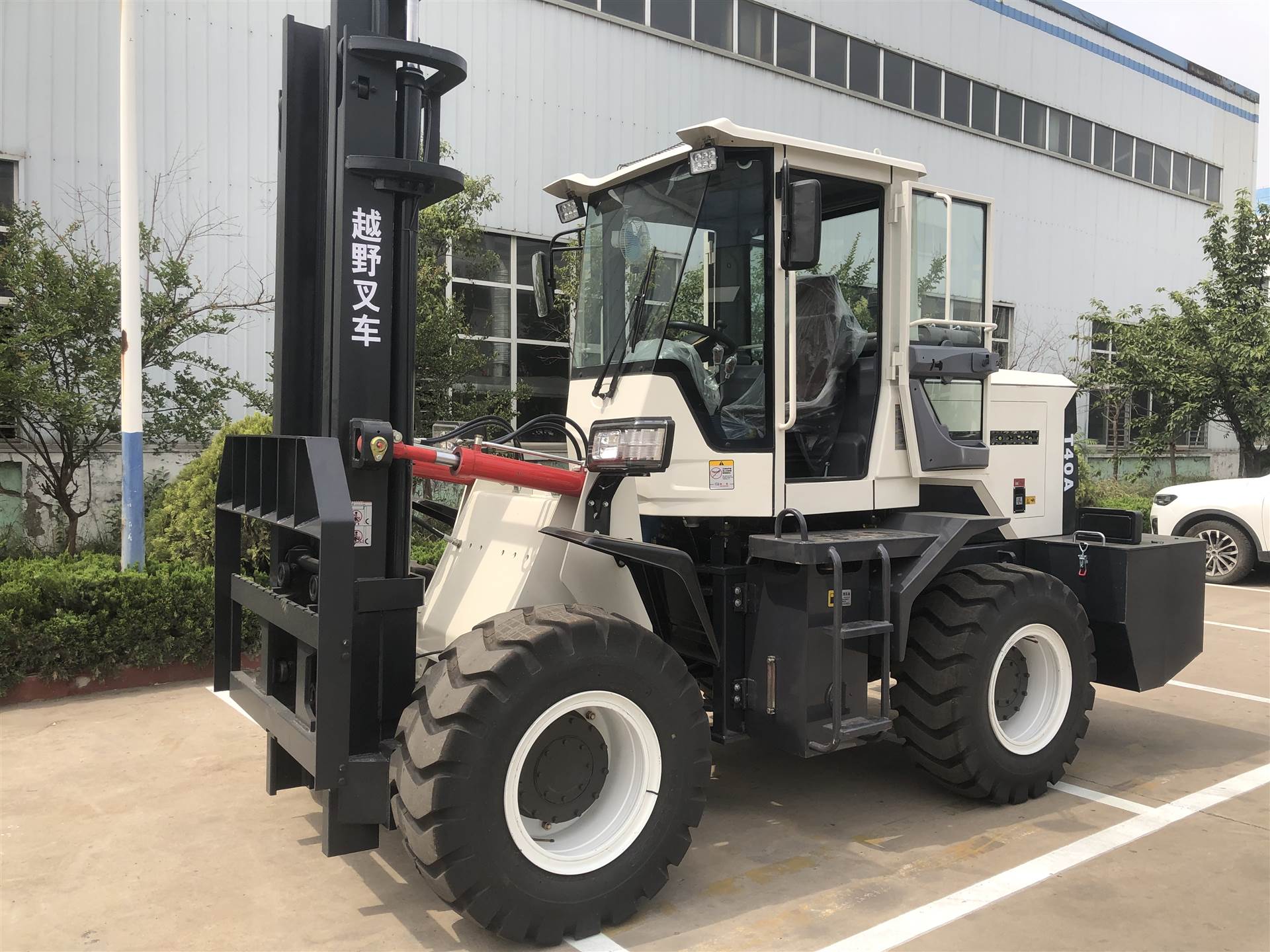 四驱越野叉车山东合力越野叉车厂家供应长期供货