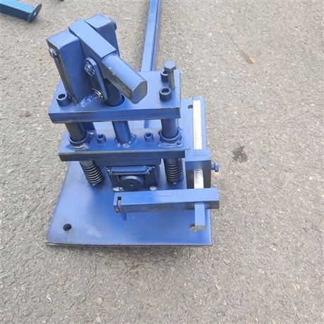 楼梯扶手冲孔机手动不锈钢冲孔机液压不锈钢防盗网冲孔机厂家