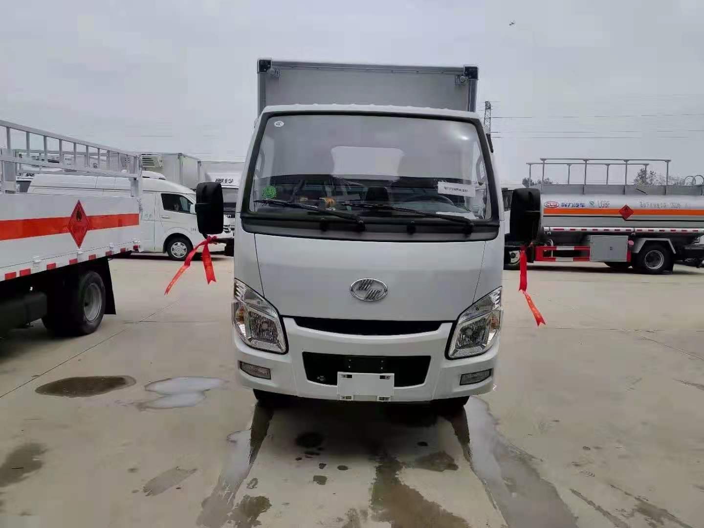 跃进s70国六汽油危险品车