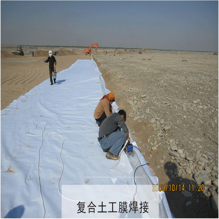 辽宁300克一布一膜防水土工布_二布一膜300克