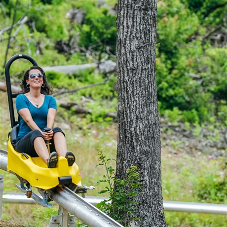 轨道滑车无动力单轨滑车厂家轨道式滑车新型游乐设备