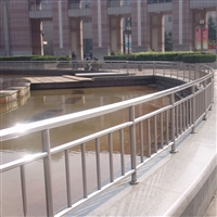 护栏不锈钢立柱 桥梁不锈钢防护护栏 不锈钢桥梁防撞护栏厂家