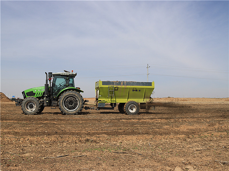新疆链条式自动撒肥车大型粉末有机肥撒肥机