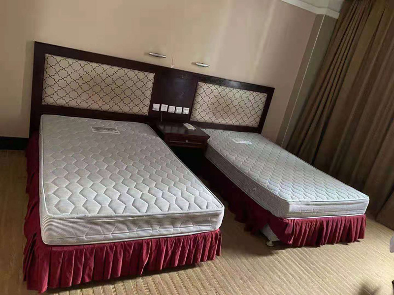 酒店用品出售 大量酒店宾馆公寓床床垫出售