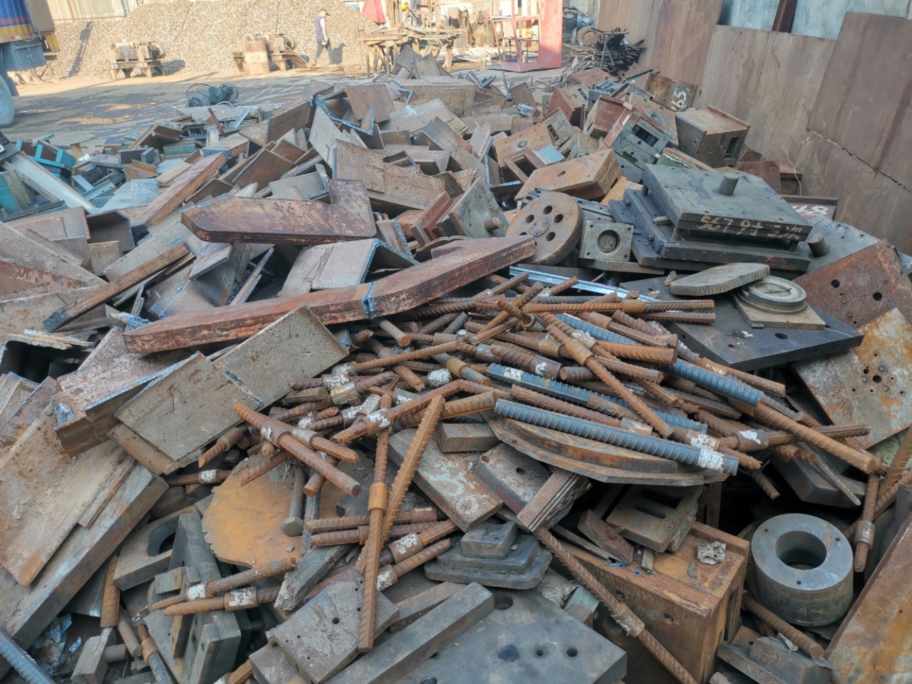 大旺废铁回收公司大旺永诚控股中心大旺废铁回收打包厂