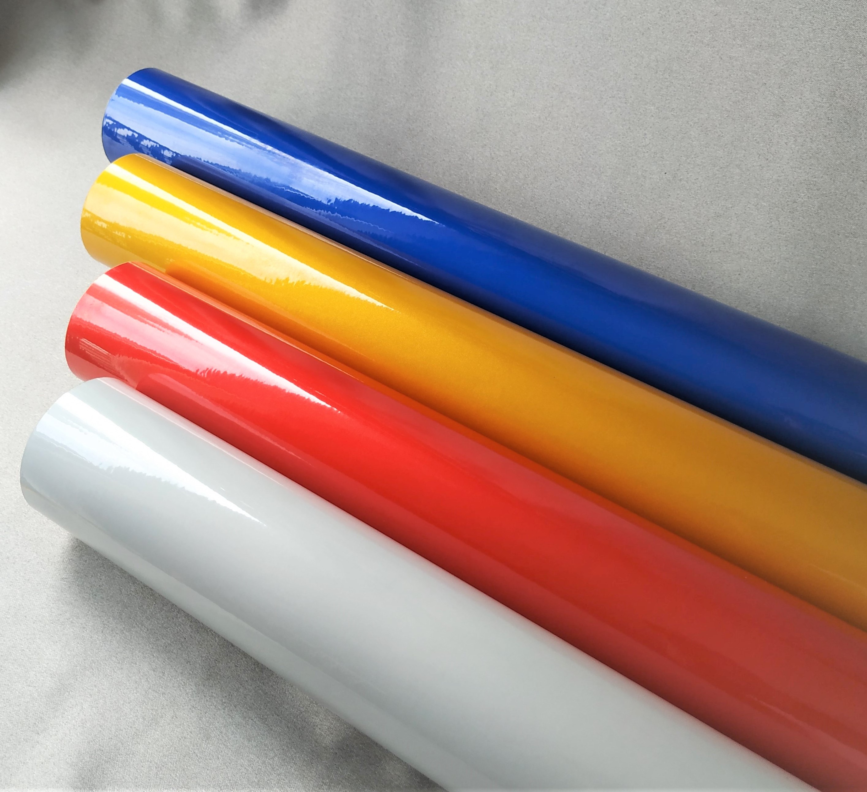 5100工程级反光膜广泛用于各种道路交通标志,广告牌,临时交通牌,道路