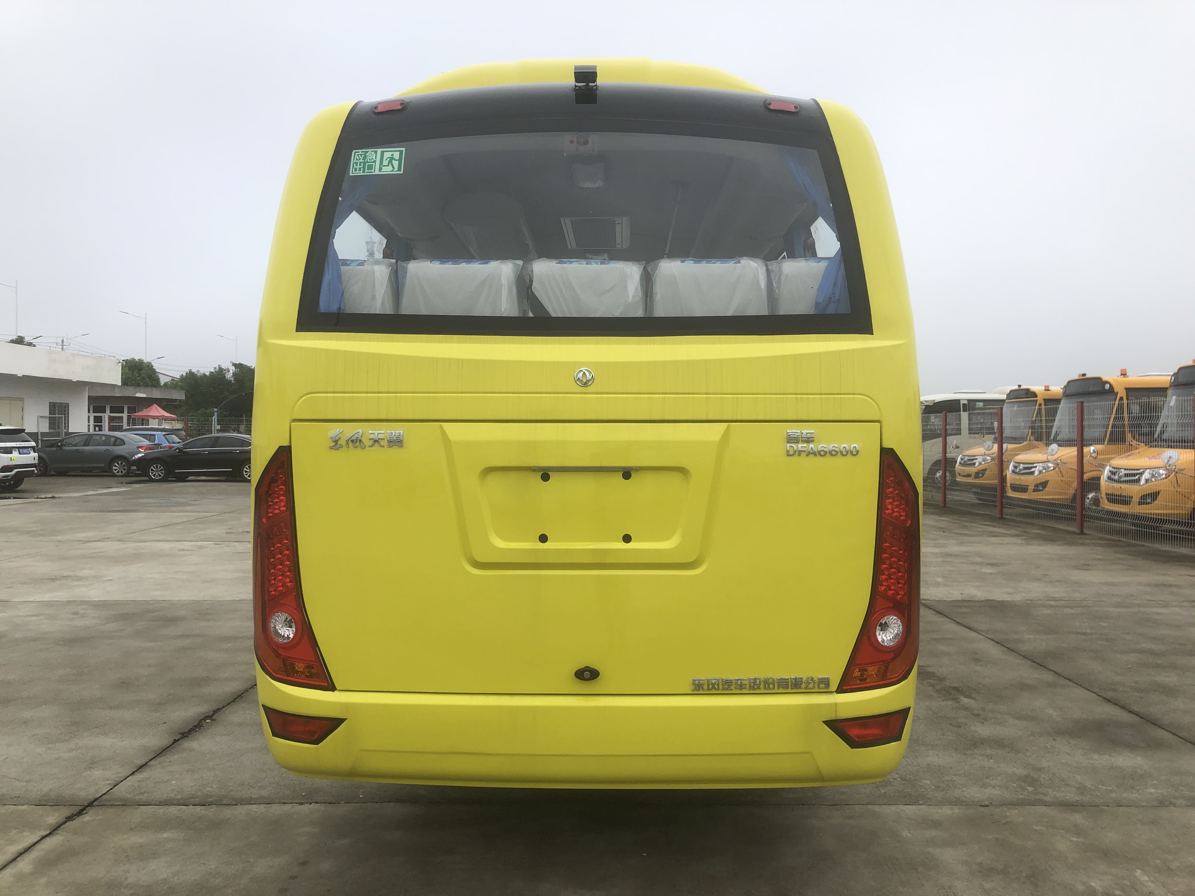 石宝镇东风19座客车营运东风19座客车配置新款19座公路车报价