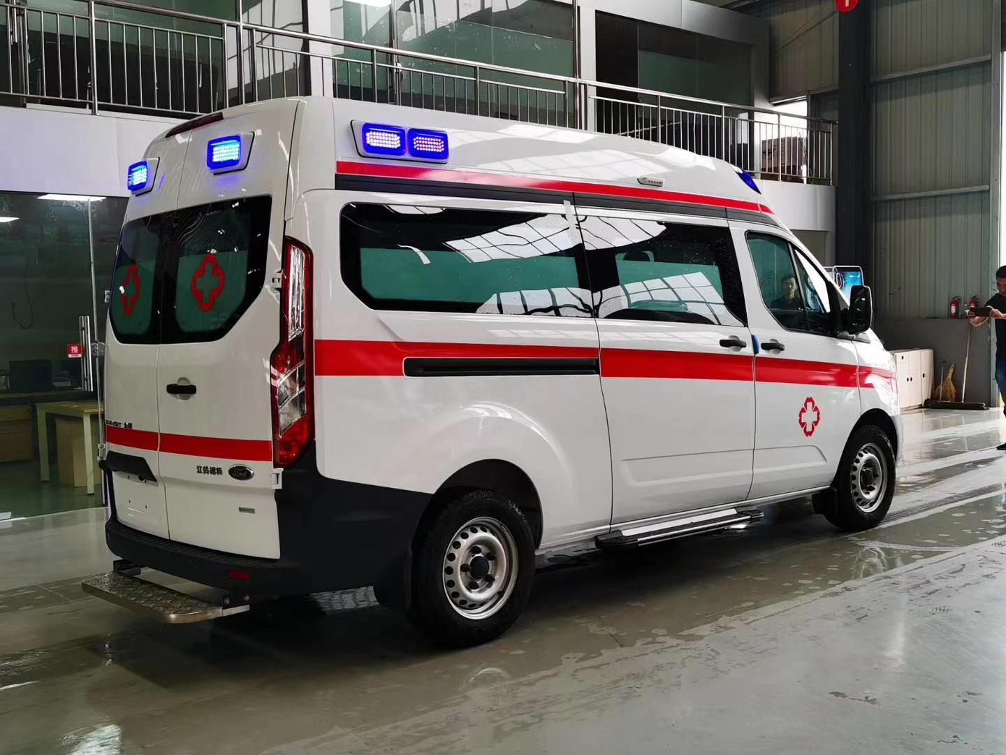 福特新全顺负压救护车福特新362负压救护车全国上牌服务