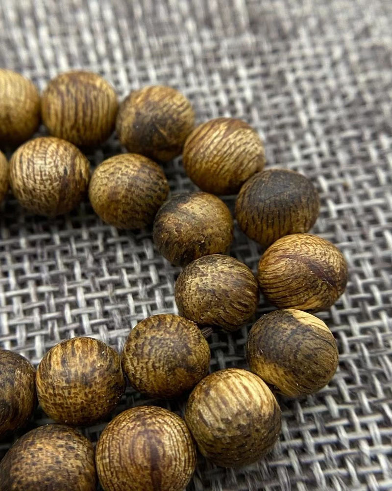 海南莺歌绿奇楠沉香手串天然绿奇楠沉香圆珠手串佛珠欢迎订购