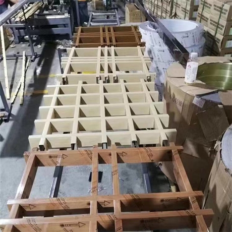 餐廳木紋滾涂鋁格柵 U型鋁方通鋁格柵吊頂