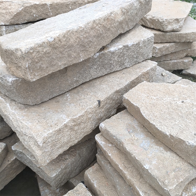 铺路老石板价格旧石板批发民间老石条马蹄石青石板