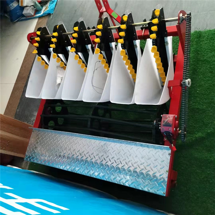濮阳大蒜播种机 自走式蒜瓣种植机 种蒜6行播种机