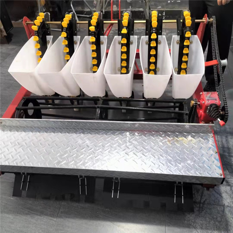 蒜苗蒜瓣点播机 牵引式大蒜播种机 宇晨大蒜播种机