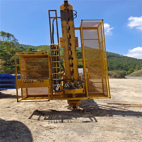 出售多角度护坡锚固钻机打土打岩石自行走钻车定做铁路边批加固钻机