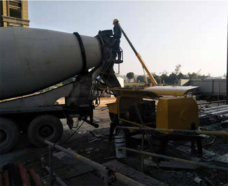 奇阳水泥柱子机混凝土泵送混泥土输送泵地泵