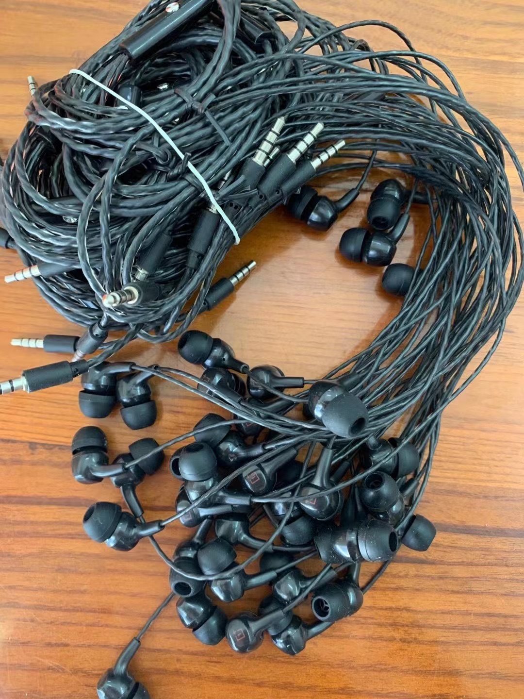青岛回收耳麦耳机 青岛线控耳机回收价格