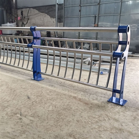 广西来宾 锌钢护栏管材厂家 复合管河道护栏 护栏不锈钢复合管价格