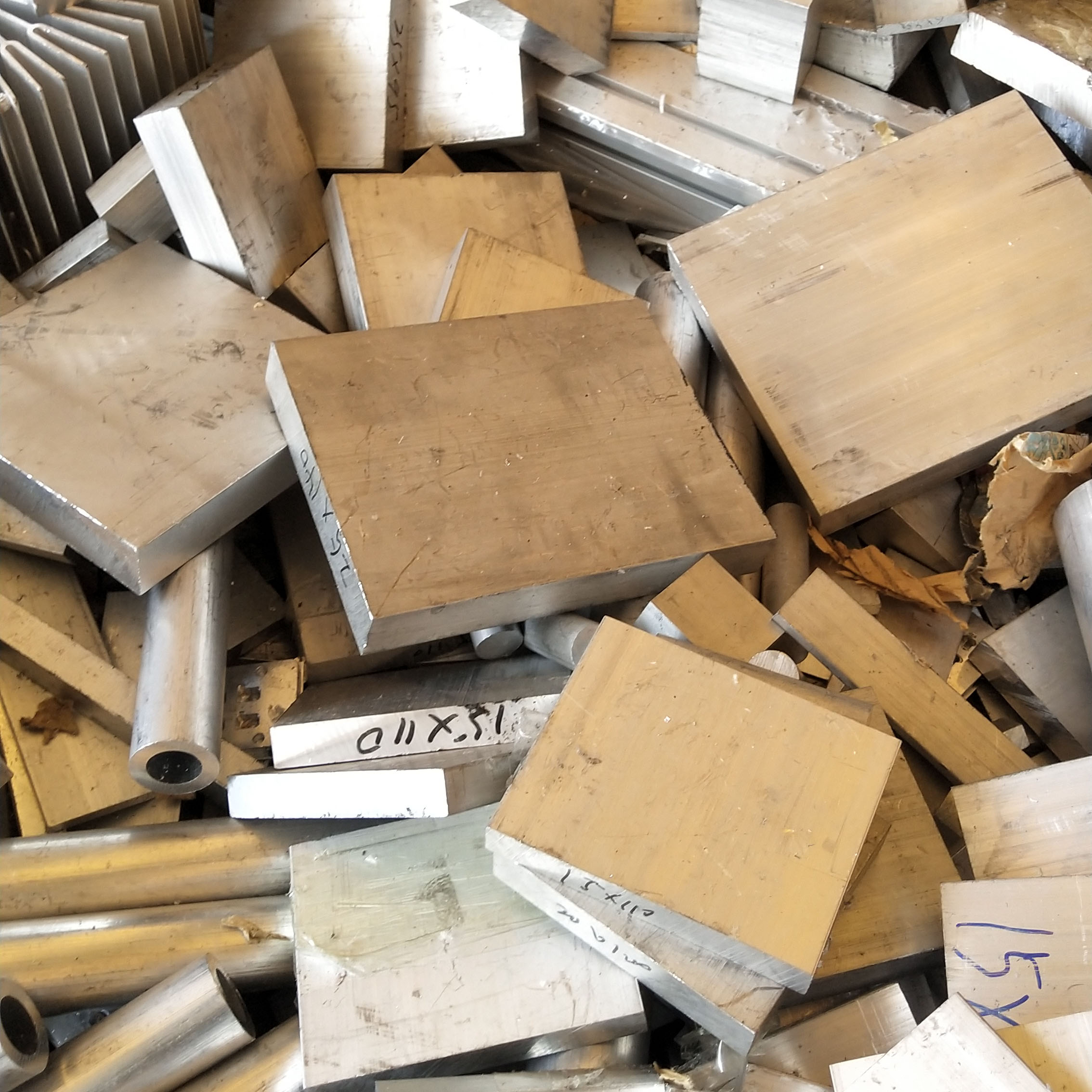 工程铝材及其刨花废料收购 广州番禺废铝回收价格