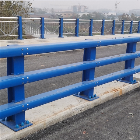 热镀锌喷塑防撞栏杆桥梁景观护栏201不锈钢复合管材质价格低