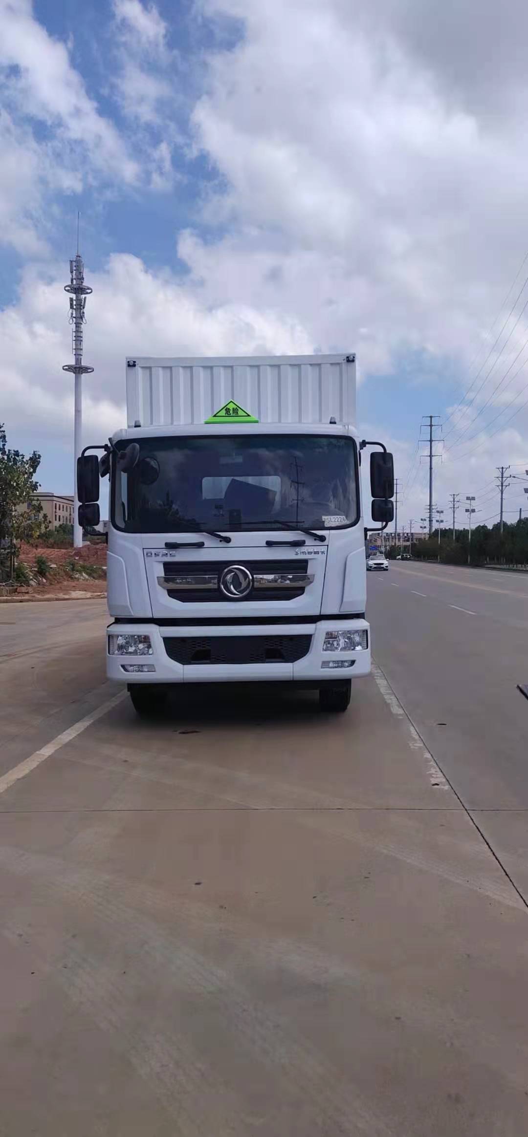 东风飞冀厢式运输车单桥厢式易燃气体厢式车东风多利卡运输车