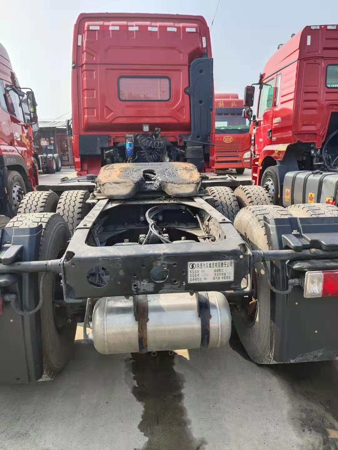 德龙x3000二手半挂牵引车国五陕汽德龙牵引车