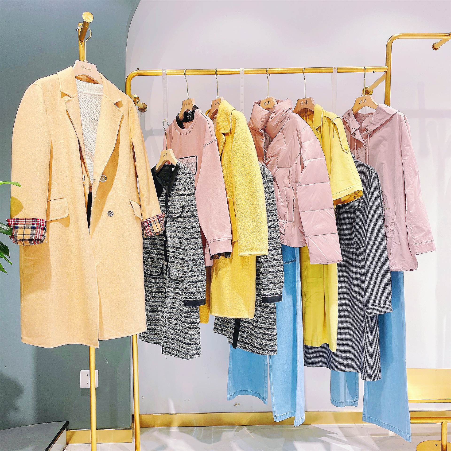 品牌撤柜清仓爱诗帛雅品牌女装折扣女装淘宝店推荐女装走份批发女装