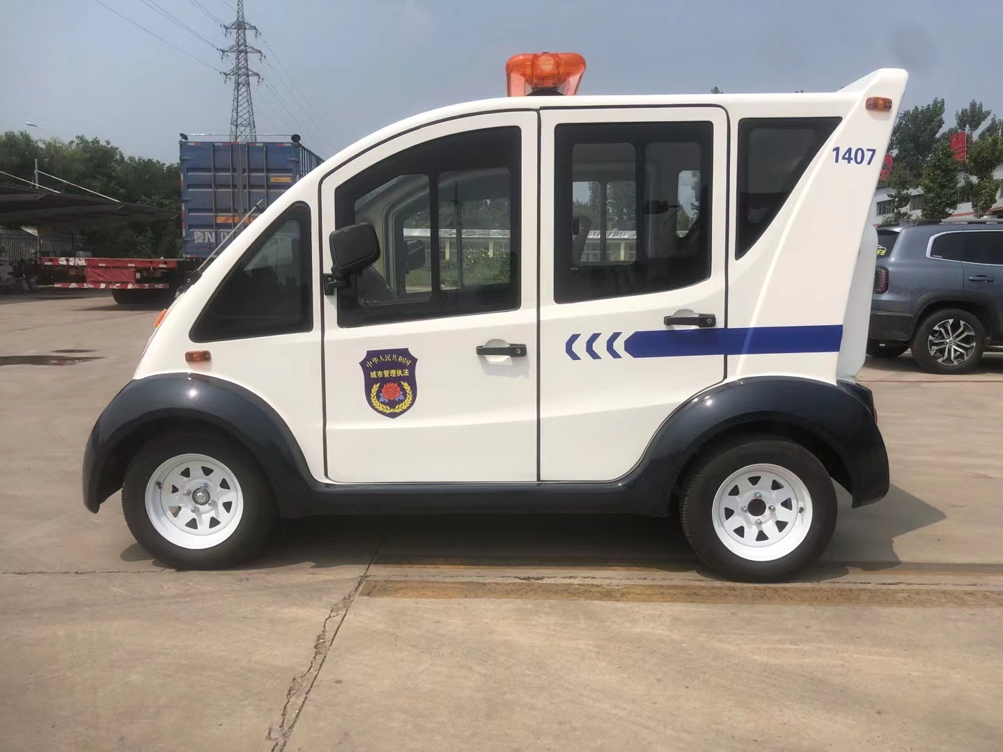 小区物业4轮电动巡逻车 5-8座封闭电动巡逻车 社区治安巡逻车