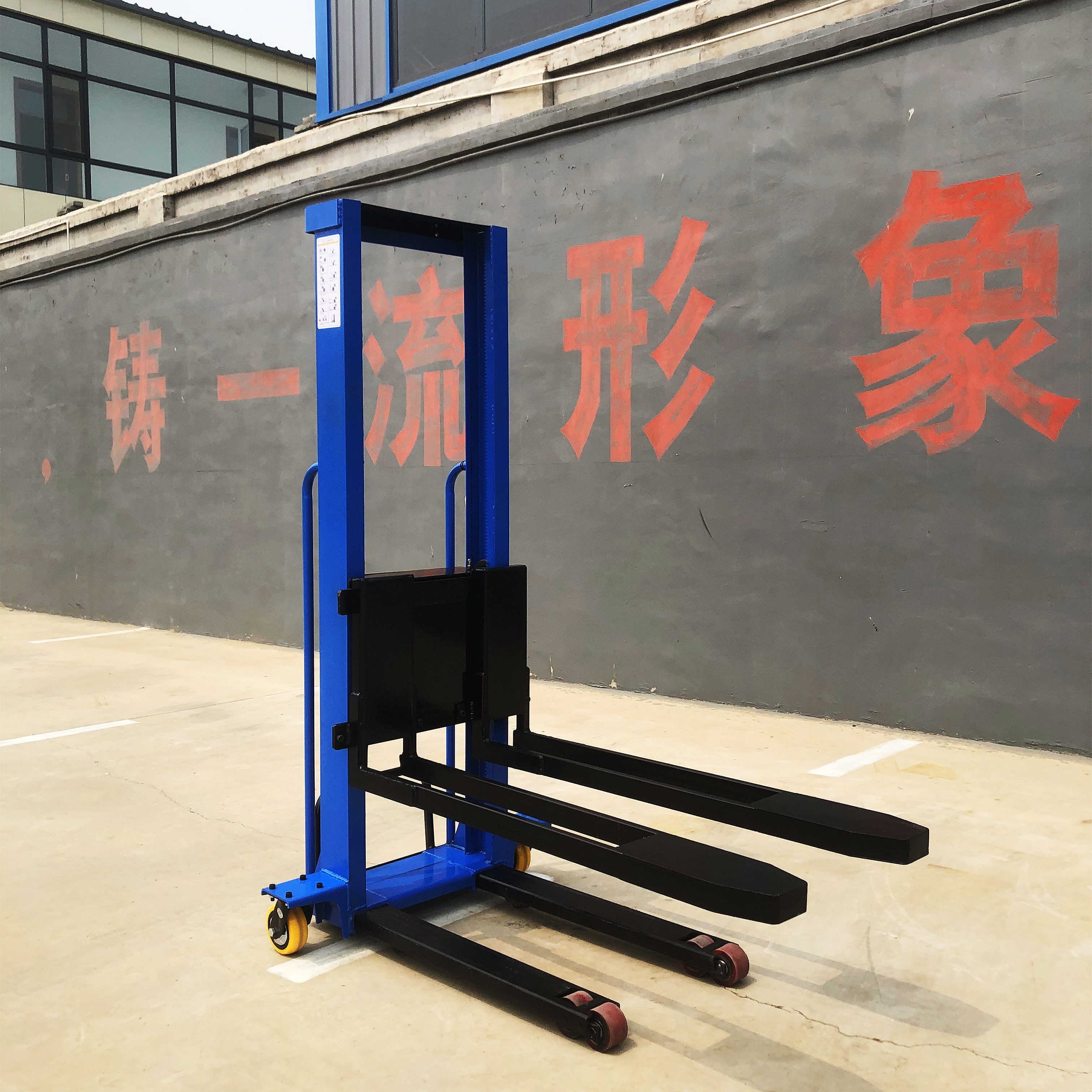 电动随车叉车 上下货神器便携式 1吨小型全自动推高升降车 装卸叉车