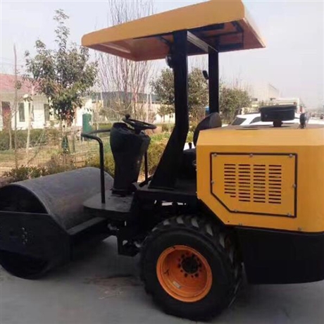 小型膠輪壓路機(jī) 振動路面壓實(shí)機(jī) 2噸雙鋼輪壓路機(jī)參數(shù)