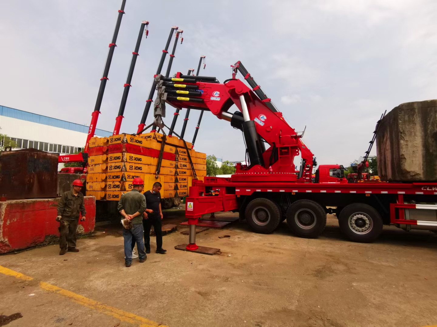 12米红色150吨程力折臂吊 机器移位吊装安装设备