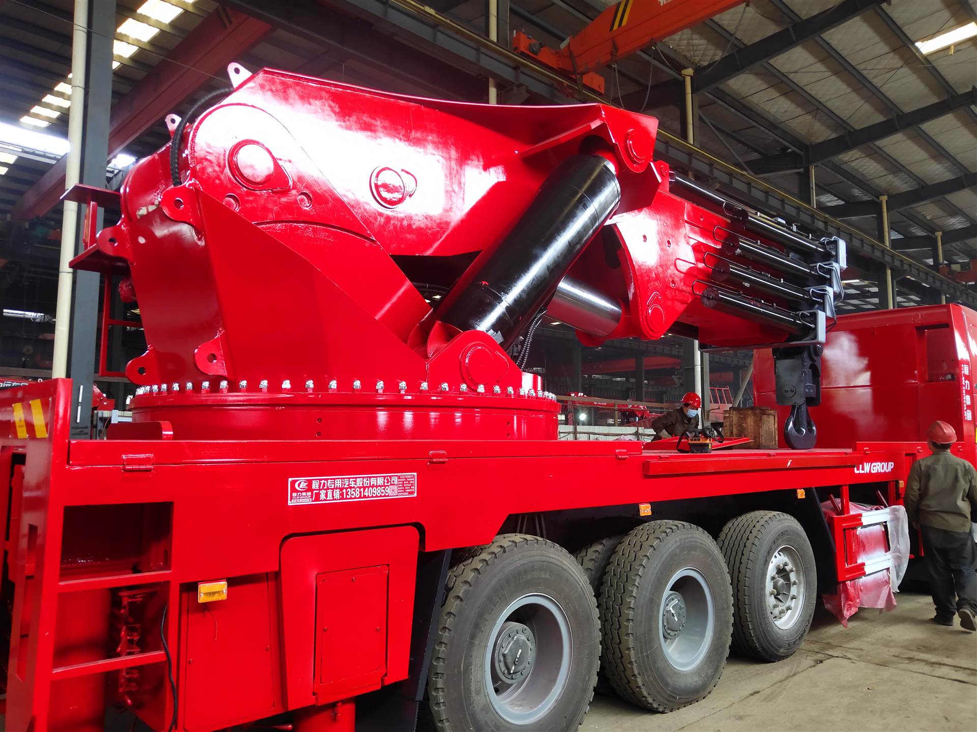 12米红色150吨程力折臂吊 机器移位吊装安装设备
