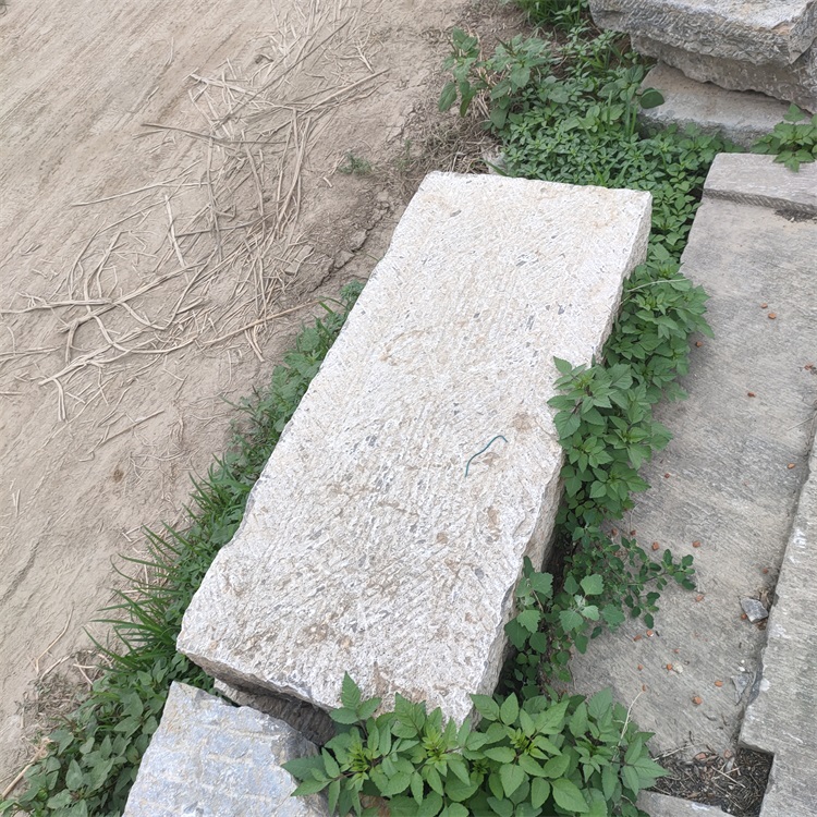 大量老石板批发古建筑老石条装饰旧石板欢迎咨询