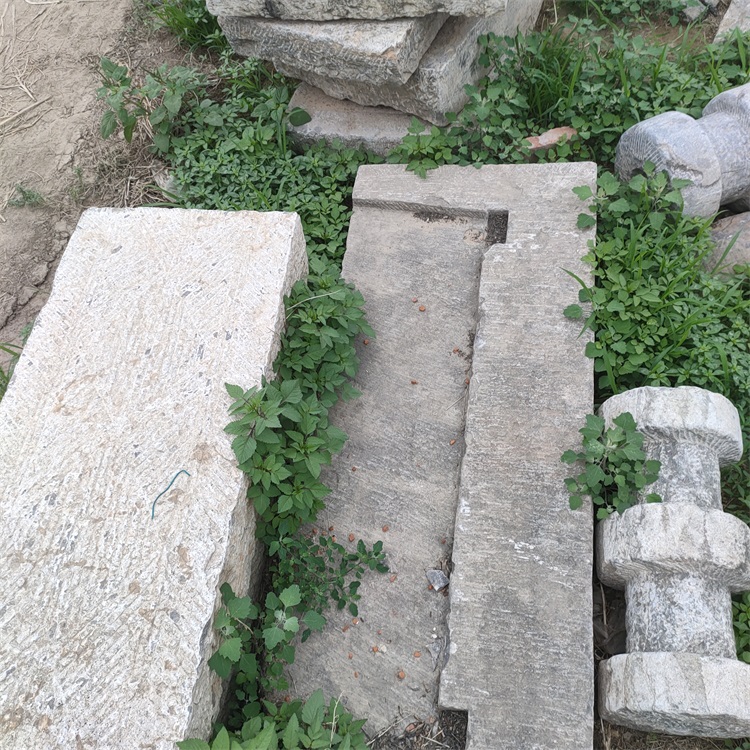 青石冰裂纹老石板工程防滑旧石板建筑公园仿古老石条