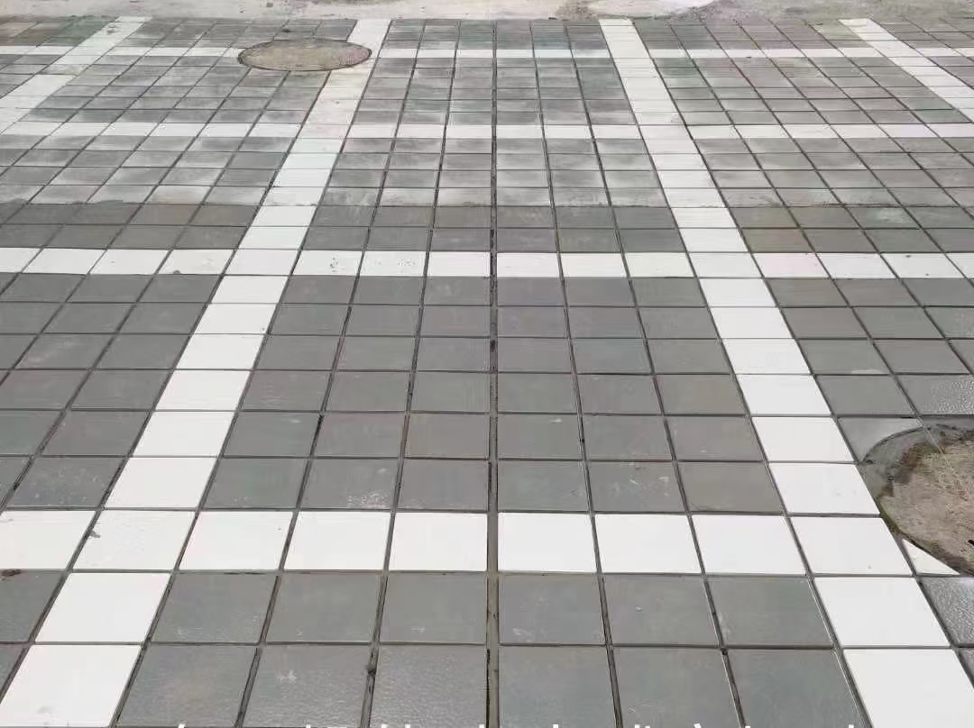 适用于地面的普通广场砖,适用于屋顶的屋面砖,适用于室内的超市砖
