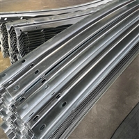 防撞護欄板 批發(fā) 鋼板鍍鋅護欄生產(chǎn) 護欄板施工一體企業(yè) 海程交通