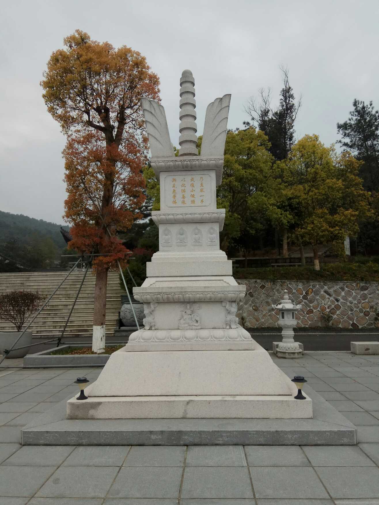 舍利塔石雕的艺术欣赏藏式舍利塔石雕佛塔石雕