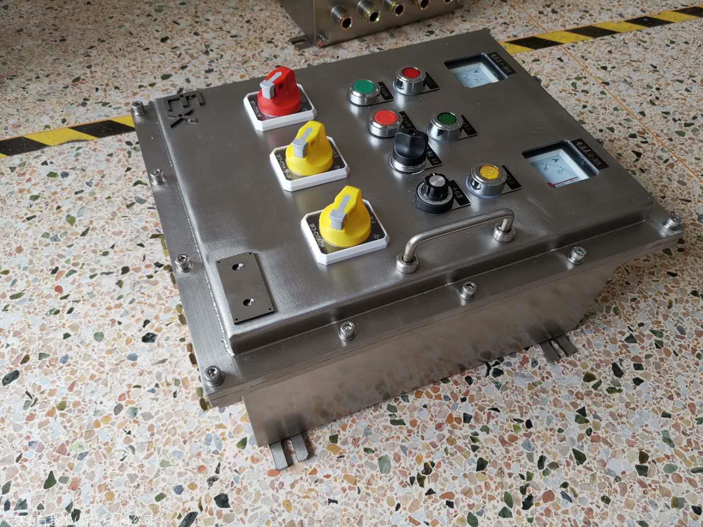 防爆按钮箱3钮3灯1急停排水泵