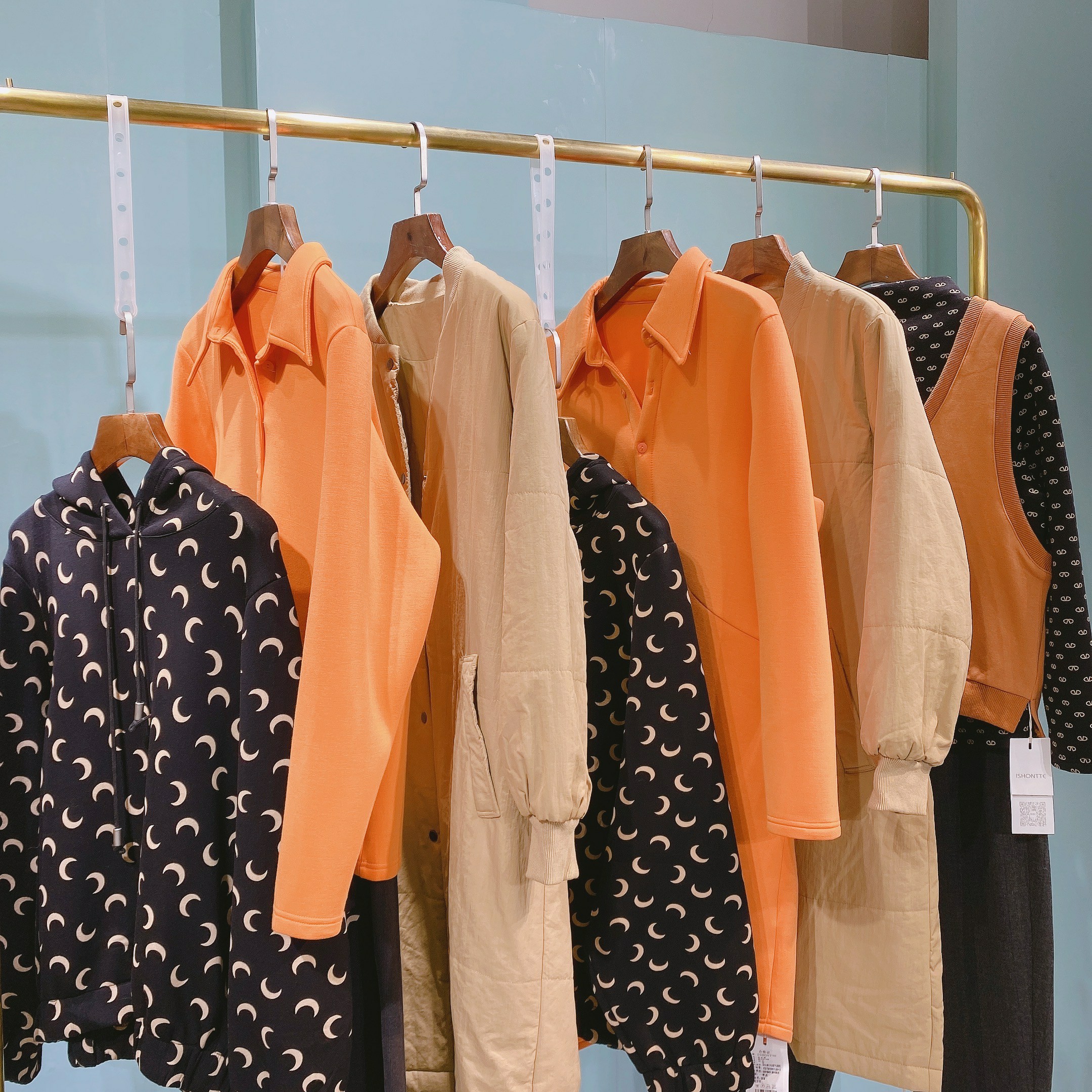 品牌女装折扣店 艺素国际