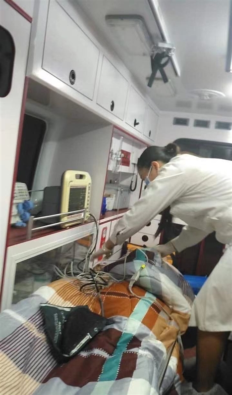 乌鲁木齐救护车长途跨省转运-长途重症车转运出院病人-紧急医疗护送