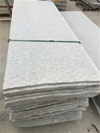 湖北芝麻灰源头厂家 芝麻灰火烧板 挡车柱 路沿石 栏杆柱大量批发