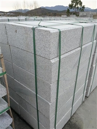 湖北芝麻灰芝麻白路沿石厂家 各种异形路沿石平石侧石 品质保障