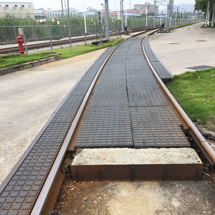 p60kg铁路道口橡胶板 橡胶步行板 铁路橡胶尼龙道口板