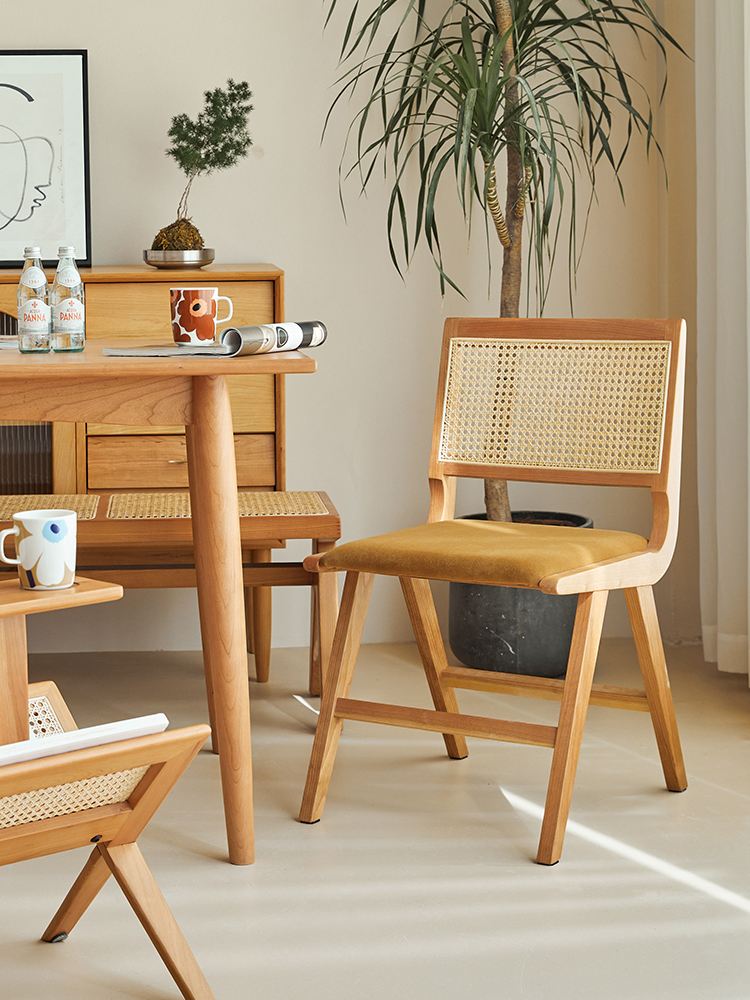 日式樱桃木餐椅ins化妆椅简约现代家用北欧藤编实木休闲靠背椅子